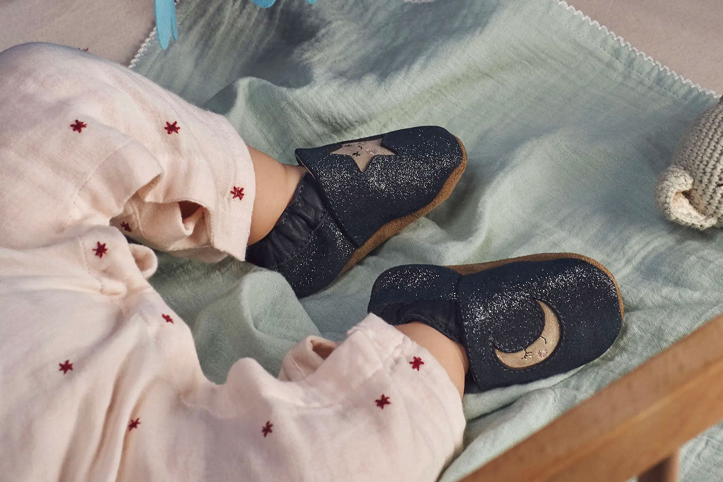 chaussons bébé Robeez circus style marine brillant