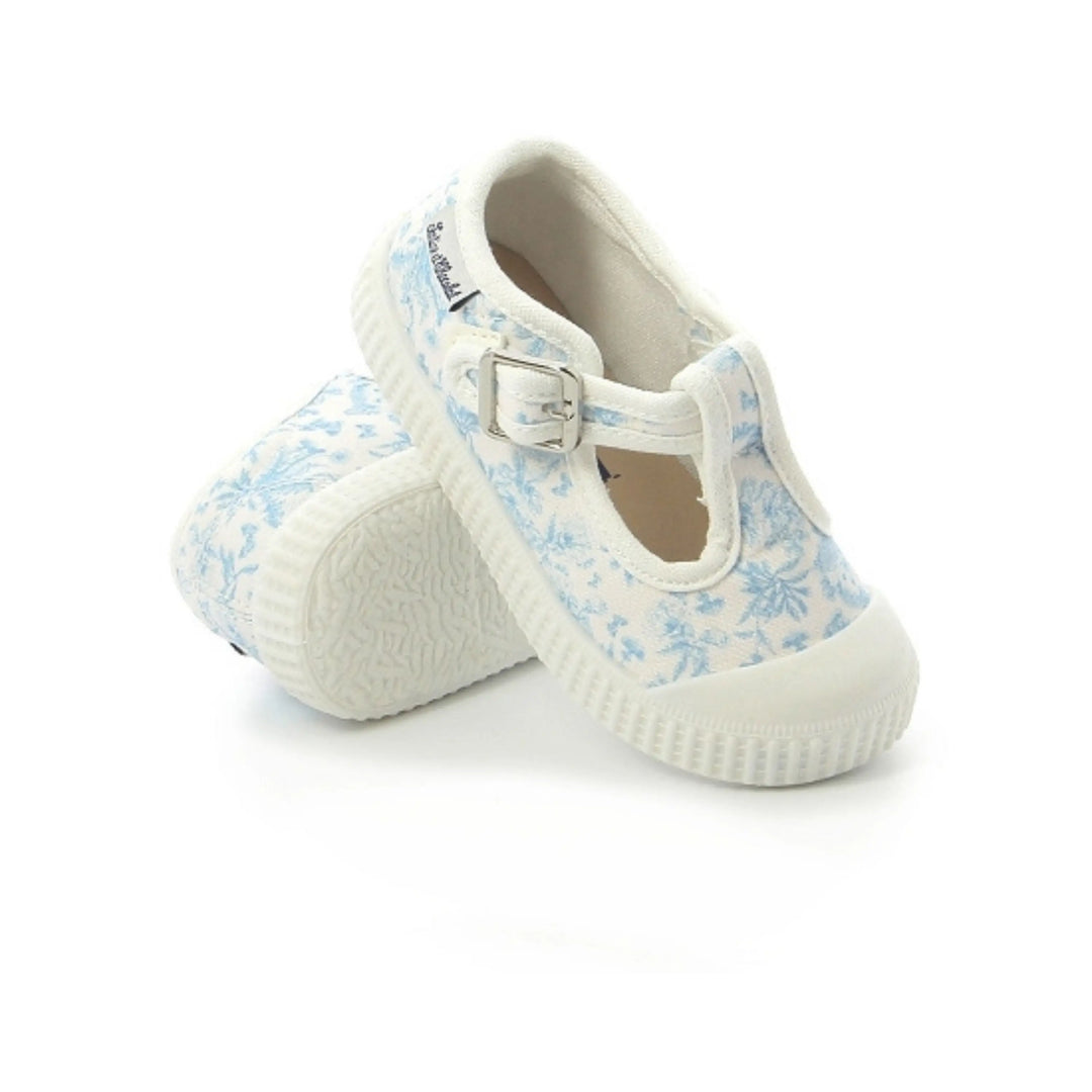 baskets en toile imprimé toile de jouy bleu ciel Tartine et Chocolat 