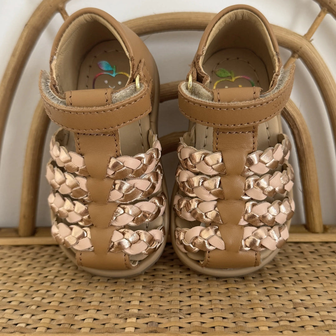 sandales fermées Tity Wowo Camel Multi Shoo Pom