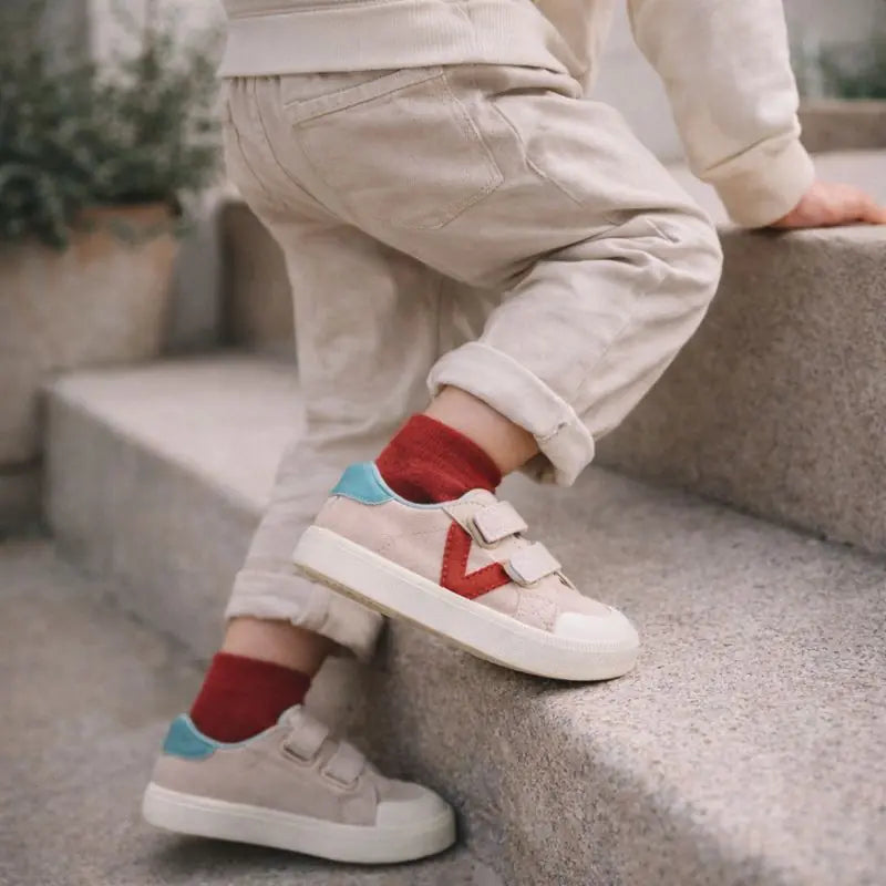 baskets en toile barefoot oliver scratchs beige de victoria