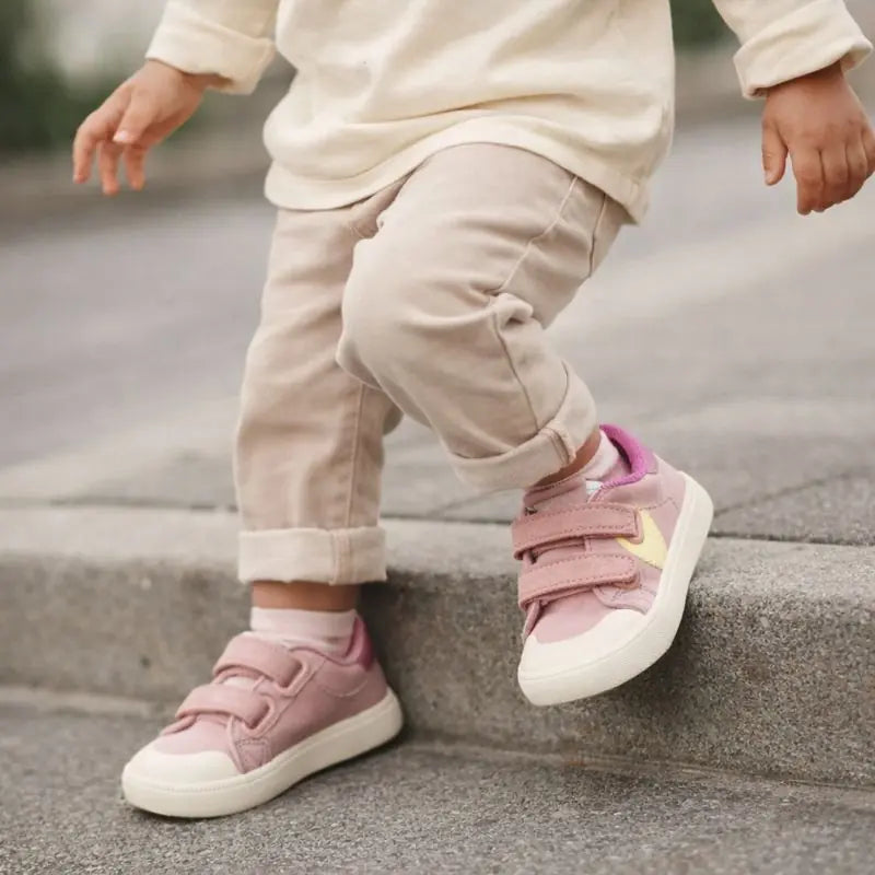 baskets barefoot en toile rose oliver victoria